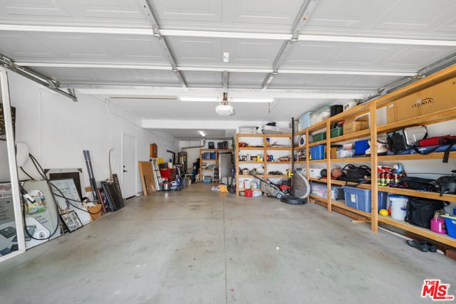 11501 Trailrun Court, Riverside CA: https://media.crmls.org/mediaz/2e572aee-b143-4b4b-bab6-416b74cd5da7.jpg