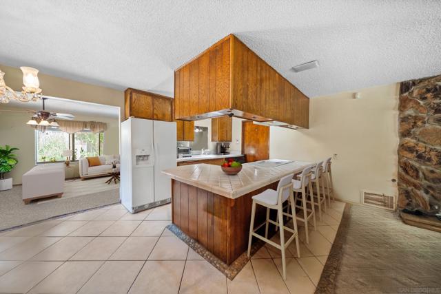 7520 Oakwood Ave, Hesperia CA: https://media.crmls.org/mediaz/2e57a5ae-31c8-425e-abf9-ee0a3a1c80bd.jpg