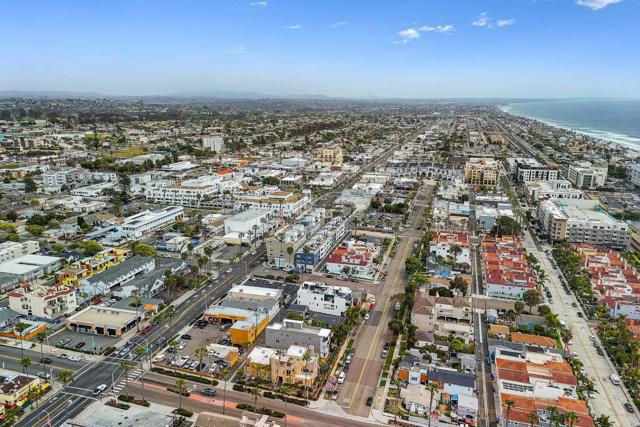 508 N Tremont Street, Oceanside CA: https://media.crmls.org/mediaz/2e57e0c4-6c98-4e64-a81d-b8b704438b93.jpg
