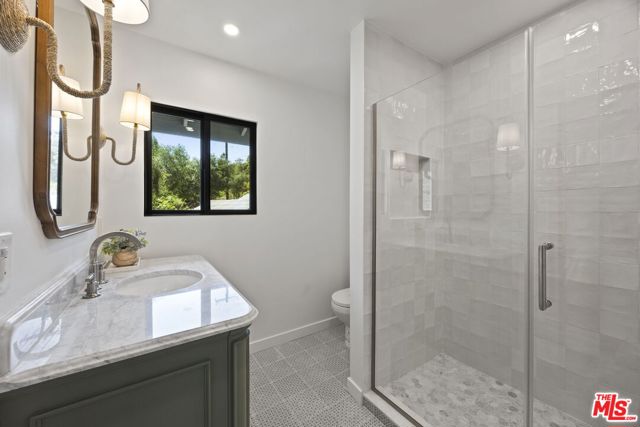 1131 Rancho Drive, Ojai CA: https://media.crmls.org/mediaz/2e57ea07-e895-4272-a5de-953509cb5b29.jpg