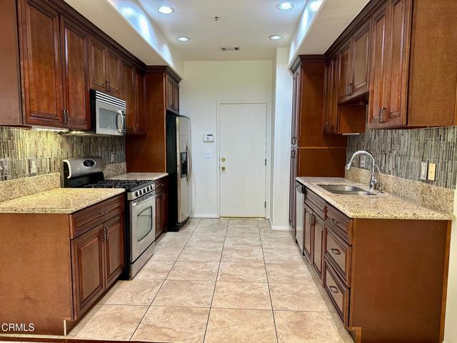Detail Gallery Image 5 of 17 For 1824 10th Ave, Monrovia,  CA 91016 - 4 Beds | 2/1 Baths