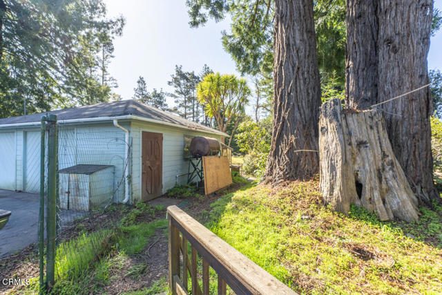 32551 Mill Creek Drive, Fort Bragg CA: https://media.crmls.org/mediaz/2e587a79-4f82-46c0-8249-225aa8b65132.jpg