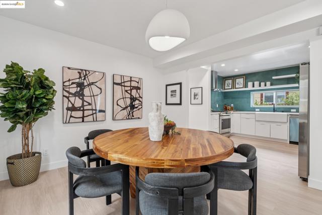 1207 Cedar St, Berkeley CA: https://media.crmls.org/mediaz/2e59255b-8cb5-4b07-b134-169101774f65.jpg