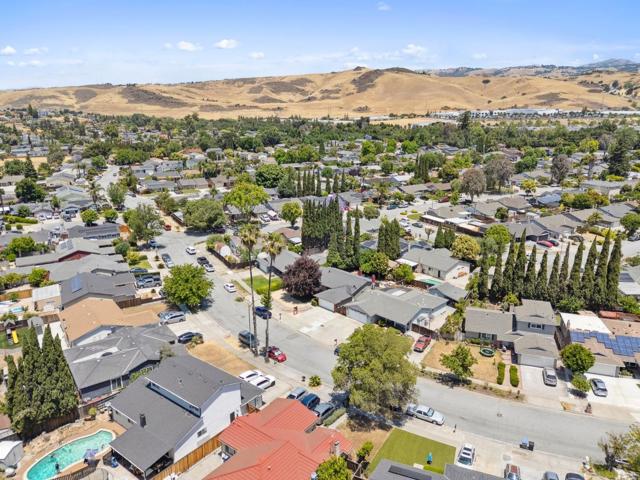 5268 Pebbletree Way, San Jose CA: https://media.crmls.org/mediaz/2e594870-a10b-485d-bde9-d2770cd9ab39.jpg
