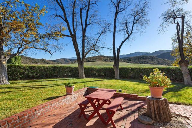 43023 Highway 79, Aguanga CA: https://media.crmls.org/mediaz/2e5a291d-98b0-44f3-b8bb-56e75801b6f2.jpg