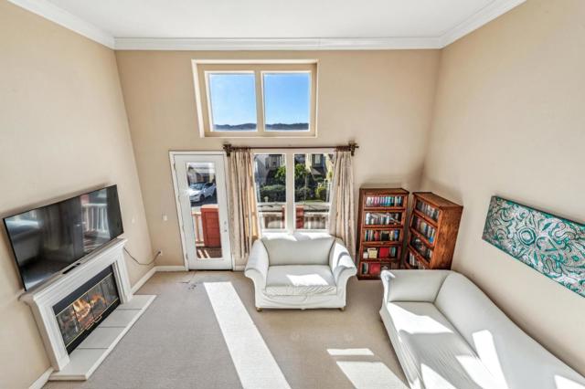 36 Pointe View Place, South San Francisco CA: https://media.crmls.org/mediaz/2e5a52b6-c618-4255-a357-b2854c369e80.jpg