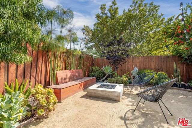716 Academy Road, Los Angeles CA: https://media.crmls.org/mediaz/2e5aa6a4-c2a1-4984-a1a0-8df0b2ca993d.jpg