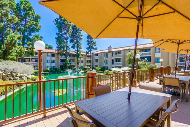 1775 Diamond St, San Diego CA: https://media.crmls.org/mediaz/2e5b05dc-7223-4627-aa69-9fe2db0b29dd.jpg