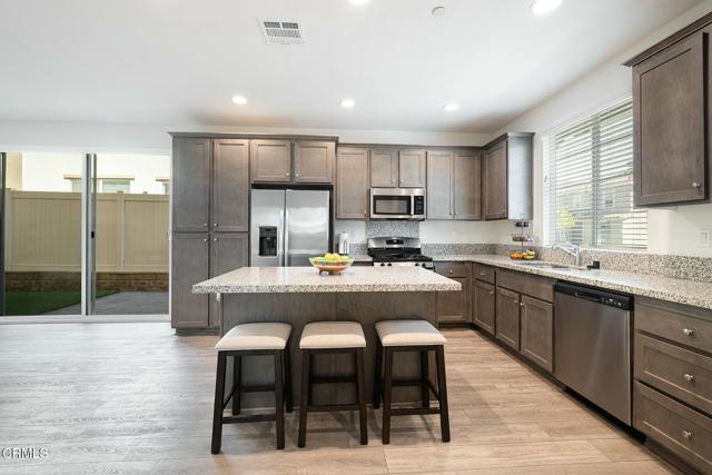342 Fuerte Drive, Santa Paula CA: https://media.crmls.org/mediaz/2e5b1027-99c2-4066-987d-a9612a3087c4.jpg
