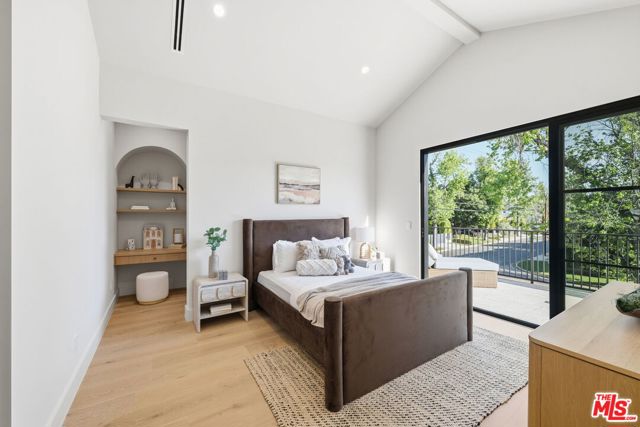 5 Bed Home for Sale in Encino, California