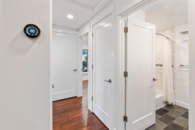 9560 Alcala Avenue, Oakland CA: https://media.crmls.org/mediaz/2e5bce4f-a407-4955-a210-97d7e9439072.jpg