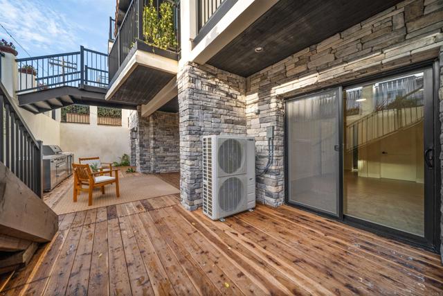 Image 45 of 59 For 812 Cleveland Street 1