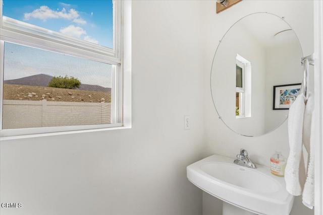 Detail Gallery Image 17 of 38 For 802 Hinckley Ln, Fillmore,  CA 93015 - 4 Beds | 2/1 Baths