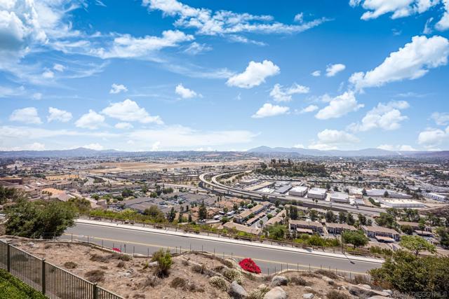 1110 Calabria St, Santee CA: https://media.crmls.org/mediaz/2e5de4cb-328e-4870-b42e-4e4486076376.jpg