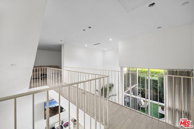 7917 Willoughby Avenue, Los Angeles CA: https://media.crmls.org/mediaz/2e5e9f23-d252-46da-8c1e-b42f58902050.jpg