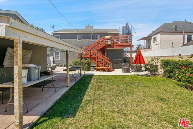 8776 Reading Avenue, Los Angeles, California 90045, ,Multi-Family,For Sale,Reading,24433193