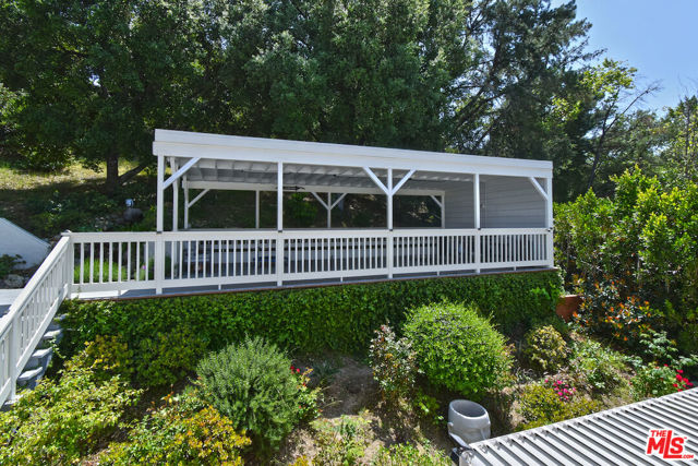 3539 Alana Drive, Sherman Oaks CA: https://media.crmls.org/mediaz/2e5eefd4-f320-4b0c-9992-120aa1c60ce7.jpg