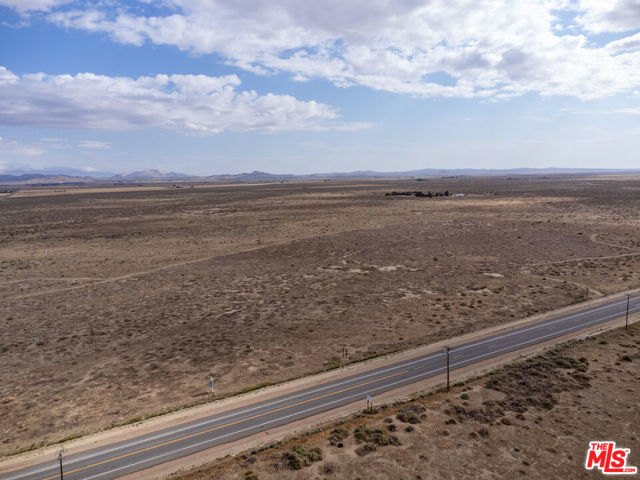 227 Avenue B, Lancaster CA: https://media.crmls.org/mediaz/2e5ef84e-27a2-47af-8f56-2e8b05103b77.jpg
