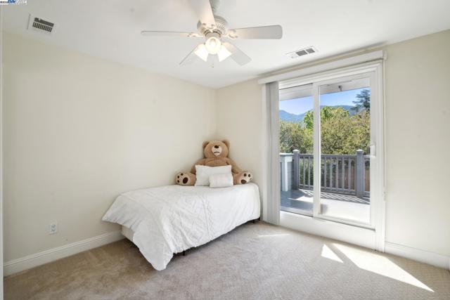 367 Mt Washington Way, Clayton CA: https://media.crmls.org/mediaz/2e5f7f64-d161-4030-85fe-7f03c8a524d0.jpg