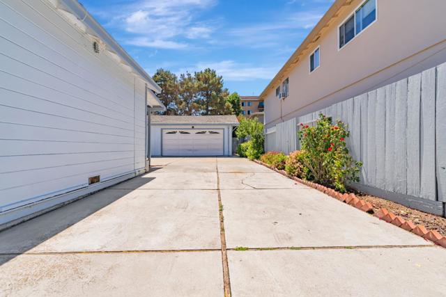130 Cypress Street, Redwood City CA: https://media.crmls.org/mediaz/2e60829d-0979-4d99-af36-85af84b668b9.jpg