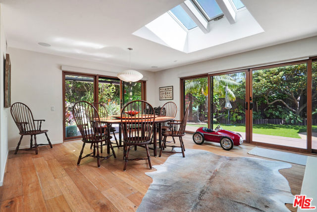 30612 Sicomoro Drive, Malibu CA: https://media.crmls.org/mediaz/2e616434-04f0-40c2-b3de-8a4819999b4c.jpg