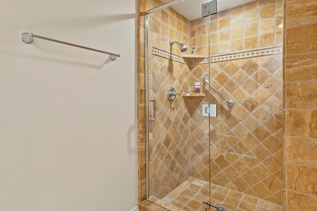 https://media.crmls.org/mediaz/2e618d05-3545-4708-8af9-94a1da40609f.jpg?preset=X-Large
