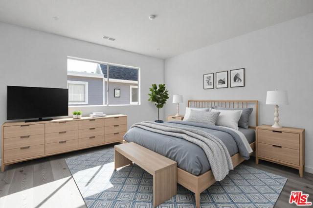 13340 Burbank Boulevard, Sherman Oaks CA: https://media.crmls.org/mediaz/2e61dc7c-51d5-4f32-bf9e-8ef4b00d9a1c.jpg