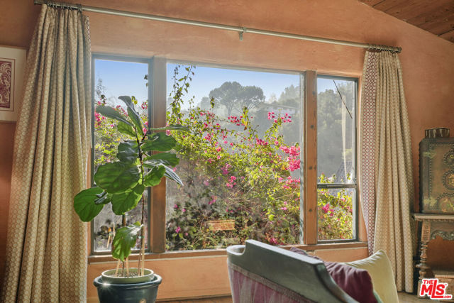 809 Basin Drive, Topanga CA: https://media.crmls.org/mediaz/2e621dde-d0cf-4ed1-b5e3-647a7e7a6b60.jpg