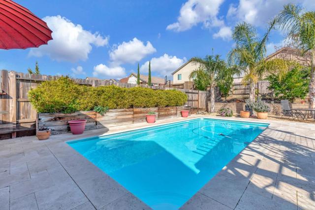 1667 Santana Ranch Drive, Hollister CA: https://media.crmls.org/mediaz/2e6248c6-e0d8-4971-b9e7-1737c23465c9.jpg