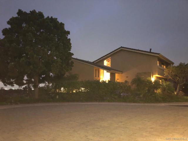 6645 Caminito Scioto, La Jolla CA: https://media.crmls.org/mediaz/2e62e48c-3df1-4dab-b85b-3cadbe79d6a9.jpg