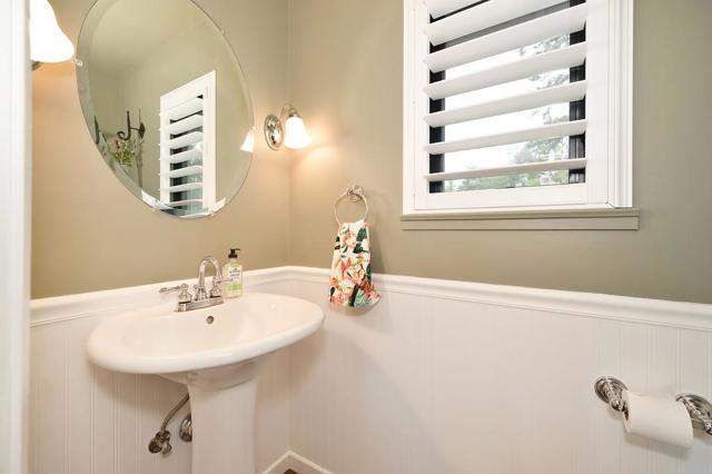 2640 Gayle Lane, Auburn CA: https://media.crmls.org/mediaz/2e631bee-f3f5-4e5a-9920-cf0e5f1e3dd7.jpg