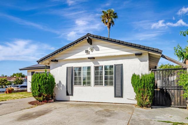 1995 Sumatra Avenue, San Jose CA: https://media.crmls.org/mediaz/2e63936e-eaeb-4a80-9df4-8983c7119d2c.jpg