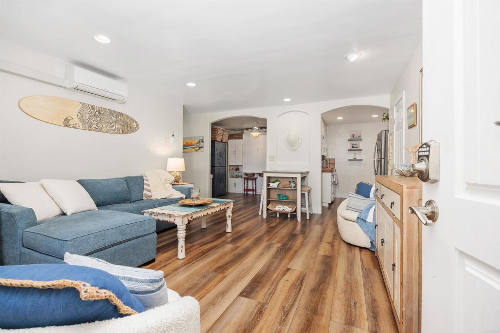 405 Requeza Street - photo 4