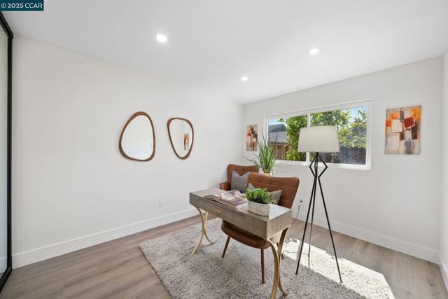117 Brighton Rd, Alameda CA: https://media.crmls.org/mediaz/2e642713-083b-4394-944b-1048bb484db6.jpg