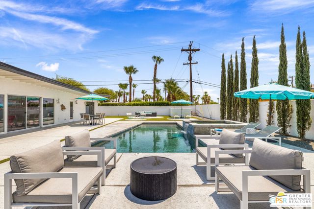3351 E Paseo Barbara, Palm Springs CA: https://media.crmls.org/mediaz/2e643be3-8028-4640-93cf-e1ada062ccc2.jpg