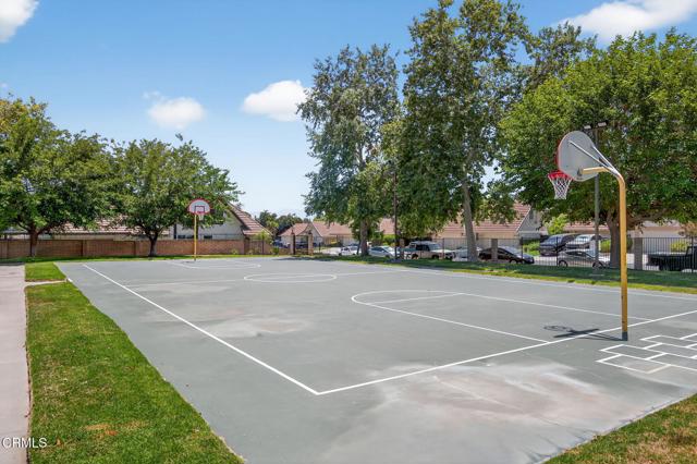 27127 Rio Bosque Drive, Valencia CA: https://media.crmls.org/mediaz/2e64a003-8967-48c6-82e1-f717085cddf0.jpg