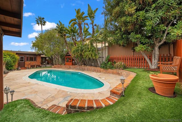 4573 4575 Massachusetts St, San Diego CA: https://media.crmls.org/mediaz/2e64a0ec-b434-4cf5-88a2-2114ee3f22b3.jpg