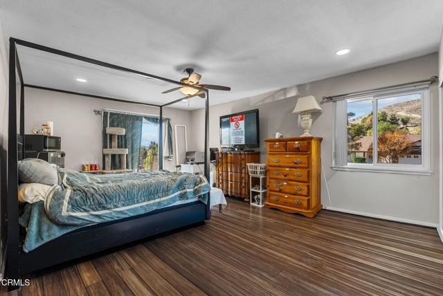 Detail Gallery Image 28 of 44 For 16833 Nearview, Canyon Country,  CA 91387 - 5 Beds | 3 Baths