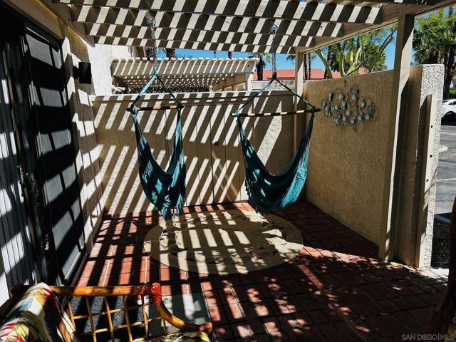 6135 Montecito Dr #5, Palm Springs, CA 92264