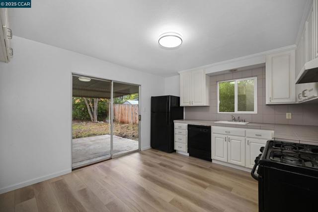 328 Norman Ave, Concord CA: https://media.crmls.org/mediaz/2e6685f7-a592-4d00-affb-a7be0e045fc4.jpg