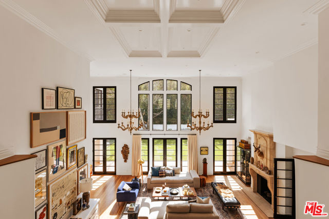 3901 Longridge Avenue, Sherman Oaks CA: https://media.crmls.org/mediaz/2e668ec4-b2dd-48a3-92fb-acef7282705d.jpg