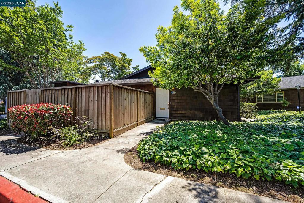 4127 Ravenwood Pl