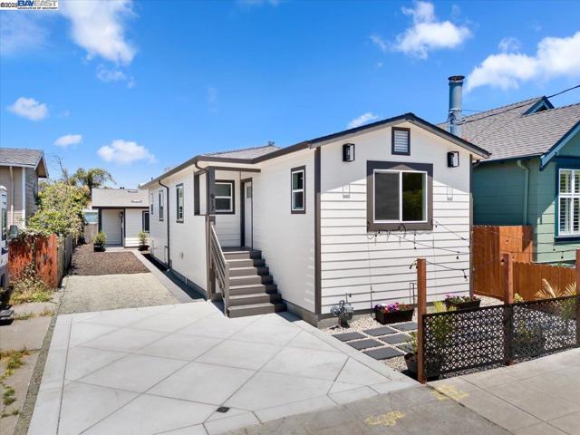 917 Channing Way, Berkeley CA: https://media.crmls.org/mediaz/2e66a396-df18-4ce1-89ce-bddf29876e5e.jpg