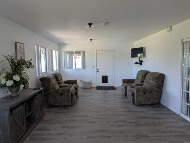 Detail Gallery Image 14 of 50 For 564 Larchwood Dr, San Marcos,  CA 92069 - 3 Beds | 2 Baths
