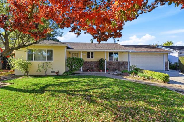 4975 Bel Escou Drive, San Jose CA: https://media.crmls.org/mediaz/2e671aa2-9def-4d9f-8072-f0e25e11d956.jpg