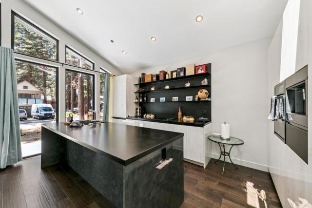 1169 Stockton Avenue, South Lake Tahoe CA: https://media.crmls.org/mediaz/2e67338d-f60a-40e3-9775-9d278fd4d61f.jpg