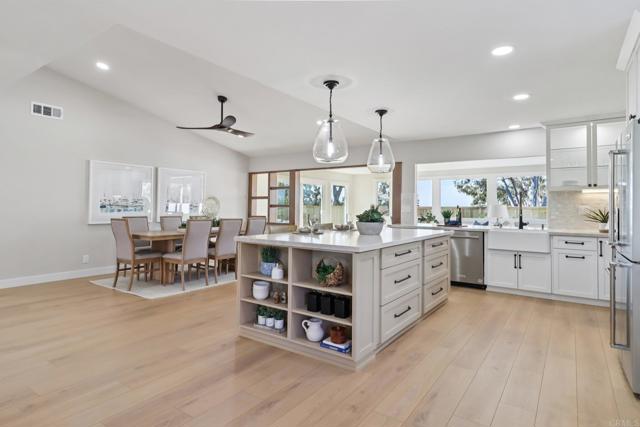 Detail Gallery Image 3 of 72 For 1358 Walnutview Dr, Encinitas,  CA 92024 - 4 Beds | 2 Baths