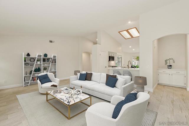 329 Del Flora St, Oceanside CA: https://media.crmls.org/mediaz/2e69124f-0009-4b5e-82c2-75f42c9c1baf.jpg