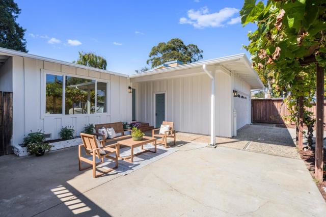 506 Bayview Drive, Aptos CA: https://media.crmls.org/mediaz/2e6ac05c-f0e9-4f77-8308-4b12df68cf16.jpg