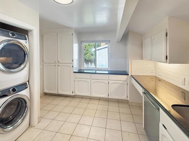 663 17th Avenue, Menlo Park CA: https://media.crmls.org/mediaz/2e6ae488-153c-4617-8d00-bf821d1dfded.jpg